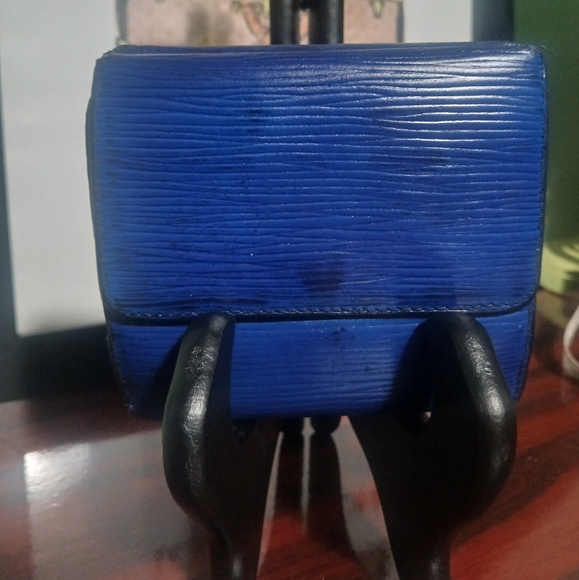 LV Double Snap Epi Wallet - Picture 3 of 16